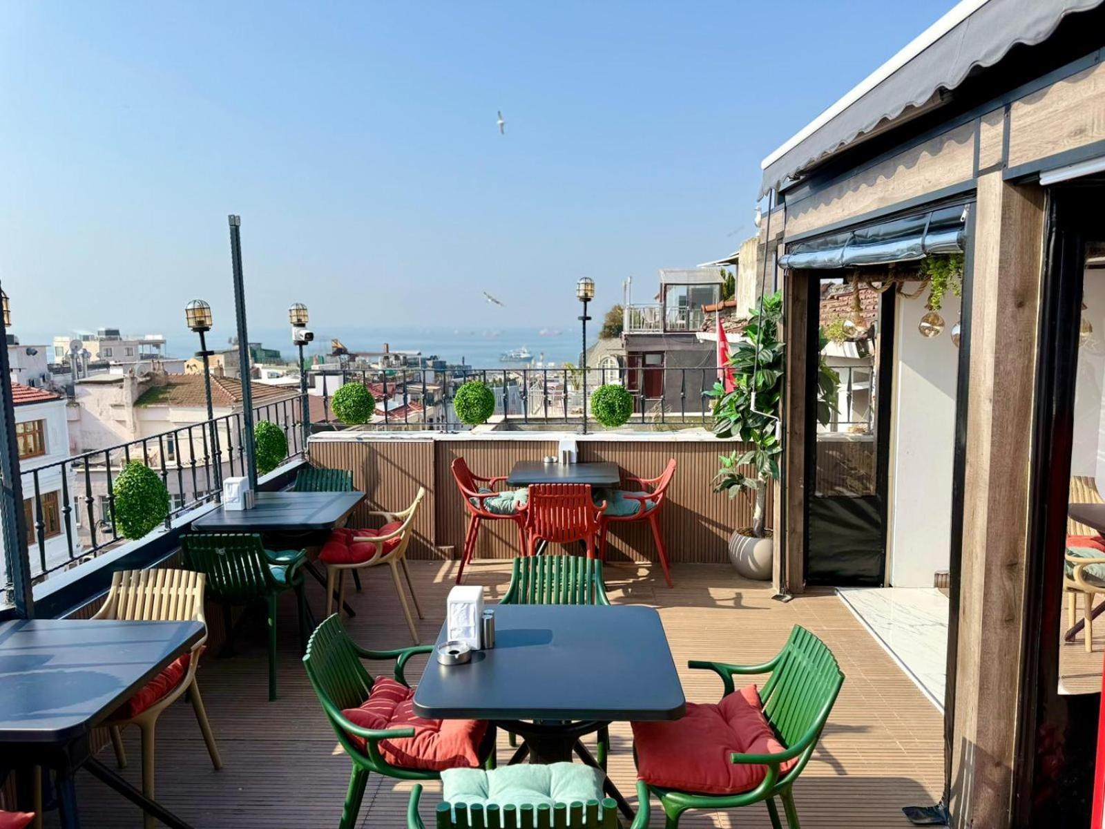 The Istanbul Holiday Hotel, Istanbul